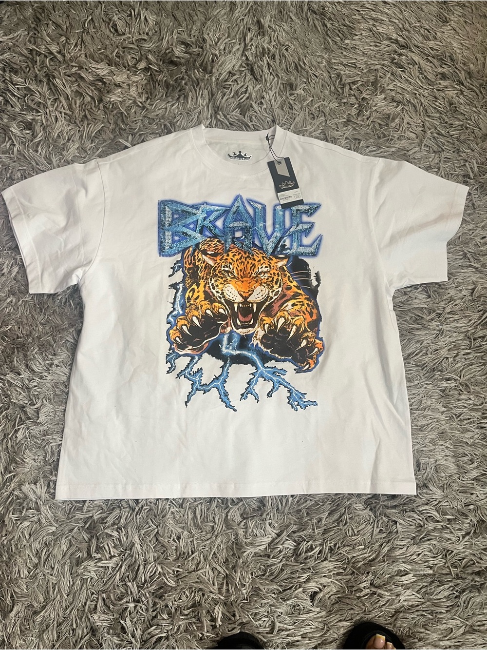 Heads or Tails White Graphic Tee with Fierce Leopard and Rhinestones 2XL NWT
